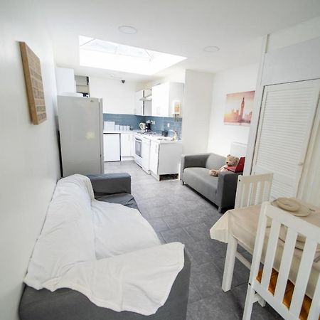 Stay Sa Cosy Equipped Studios Available 10 Mins From The City! Free Wifi &50" Smart Tv'S! Birmingham Buitenkant foto