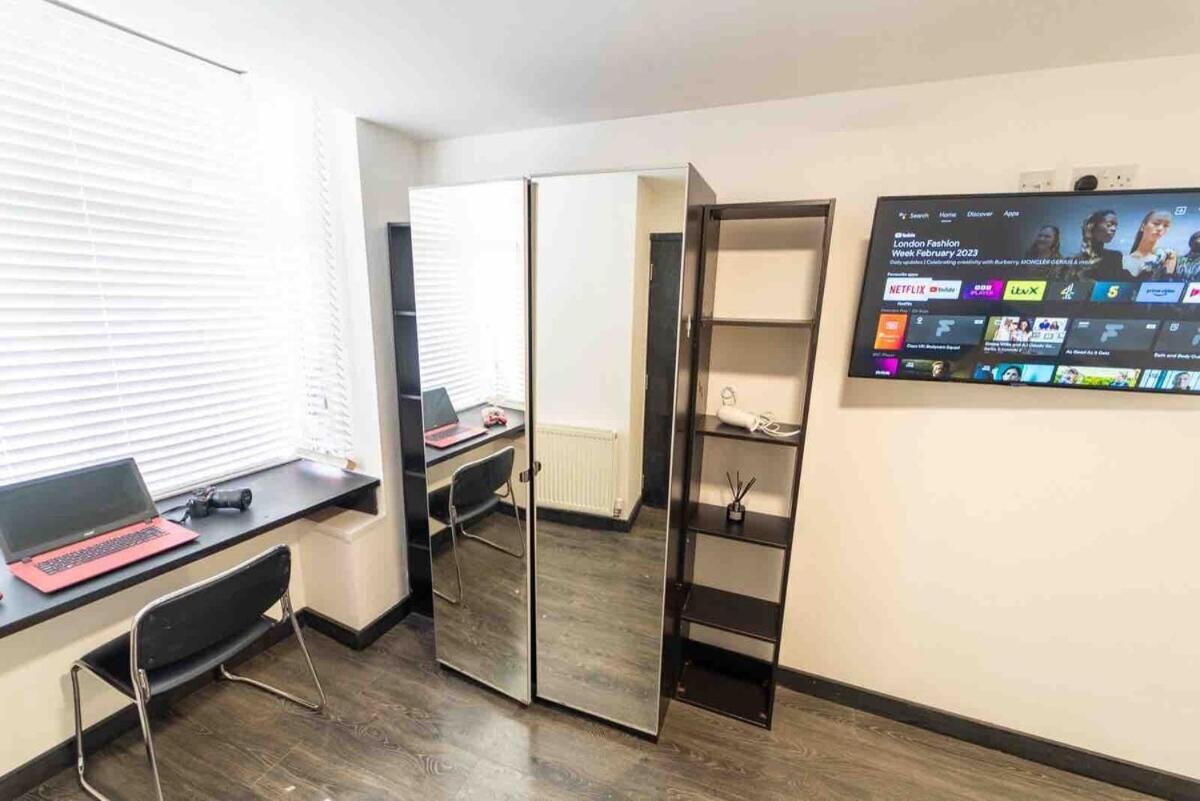 Stay Sa Cosy Equipped Studios Available 10 Mins From The City! Free Wifi &50" Smart Tv'S! Birmingham Buitenkant foto