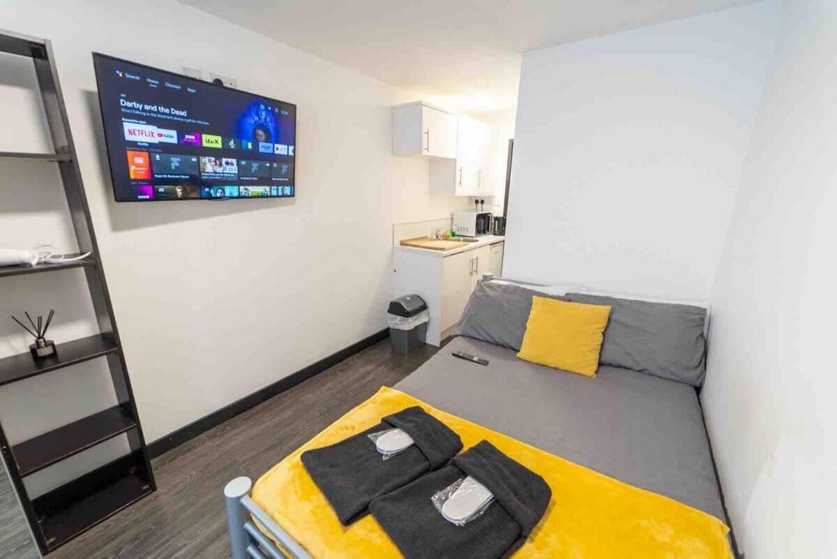 Stay Sa Cosy Equipped Studios Available 10 Mins From The City! Free Wifi &50" Smart Tv'S! Birmingham Buitenkant foto