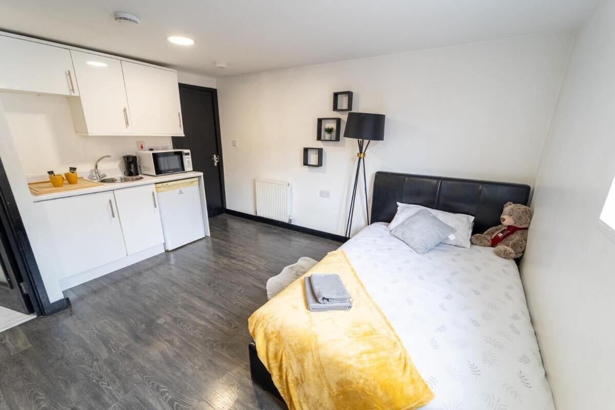 Stay Sa Cosy Equipped Studios Available 10 Mins From The City! Free Wifi &50" Smart Tv'S! Birmingham Buitenkant foto